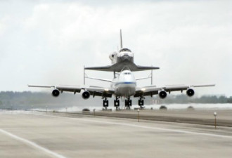 壮举：波音747背发现号航天飞机返航