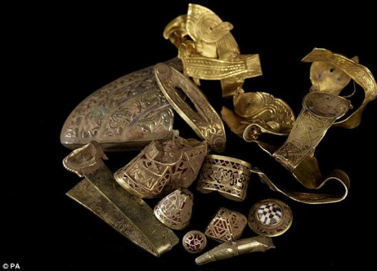 数量远远超过此前在萨顿胡古墓遗址等地区发现的宝藏