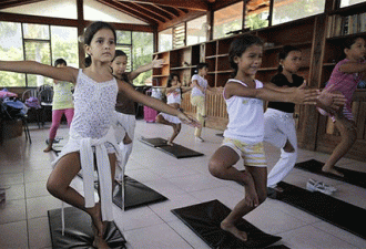 选美只为好工作:委内瑞拉美女训练营
