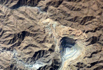 地球的伤疤:从太空看最壮美的露天矿坑