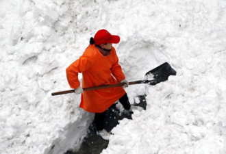 实拍：河南局部积雪深度超百年一遇