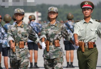 不爱红妆爱武装：聚焦各国女兵风情