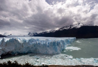 阿根廷冰河美景：每4年大规模崩裂1次