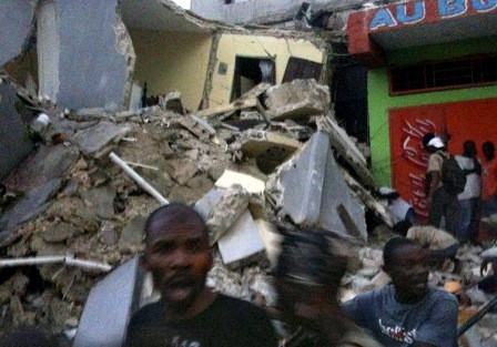 海地发生7级地震据称数千人死亡(图)