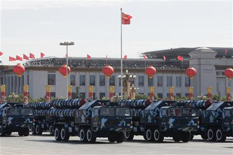 导弹部队10月1日在北京天安门广场接受检阅
