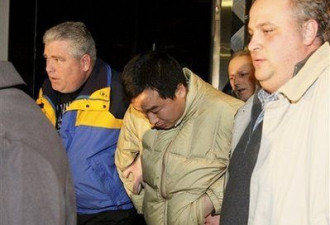 一吻致美国机场混乱的中国学生被释放