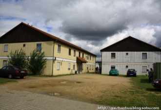 网友实拍:在德国难民营里生活的人们