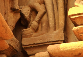 奇观:印度克久拉霍古庙的&quot;色情&quot;雕像