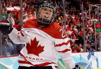 越来越喜欢加拿大：看冰球让我更爱国