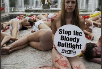 实拍:各地裸体游行呼吁保护动物大行动