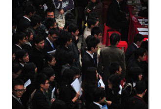 孤独是种力量：广东大学生新春招聘会