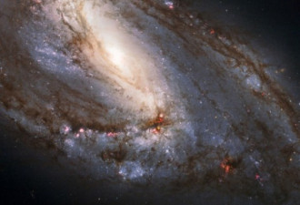 哈勃太空望远镜捕捉到狮子座M66星系
