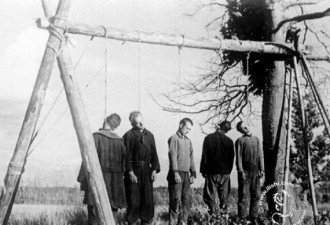 老照片：二战时德军绞死苏联游击队员
