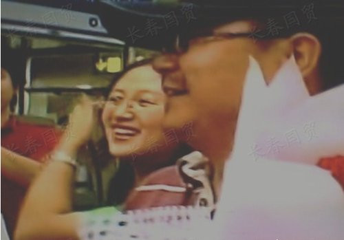 范伟妻子照片首次曝光夫妻恩爱携手二十年(图)