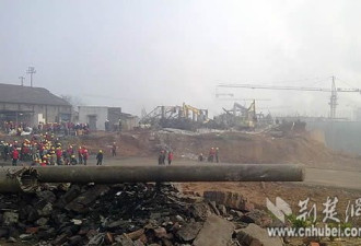 湖北一工厂凌晨遭强拆 员工围堵市政府