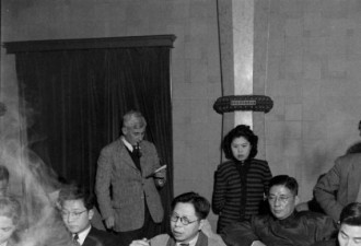 老照片：1948年上海棉纺厂的工人暴动