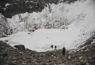 探索：喜马拉雅山无人区内的骷髅湖