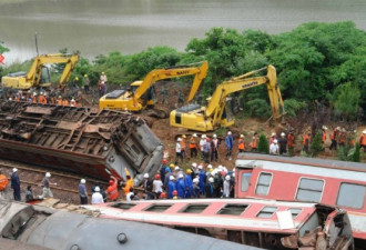 现场：江西火车脱轨事故至少19人死亡