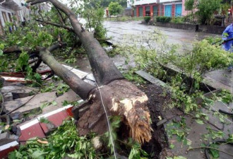 重庆强风雹暴雨袭击 已经致百余人死伤