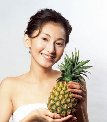 菠萝食疗方:加蜂蜜煎水服可治支气管炎