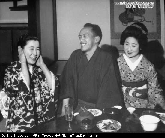 1946年日本京都的艺妓生活[组图]