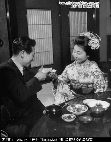 1946年日本京都的艺妓生活[组图]