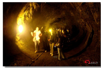 鬼斧神工：探秘夏威夷岛上的熔岩隧道