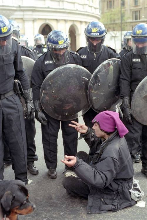 Protesters Worldwide (48 pics)