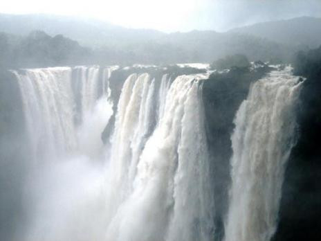 全球十大最美瀑布：安格尔落差大