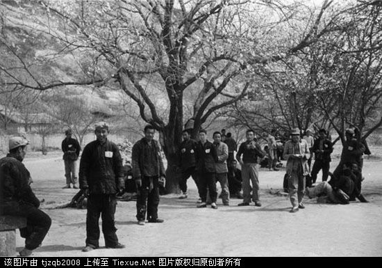 老照片：胡宗南攻陷延安之后[组图]