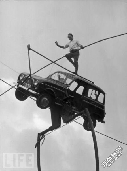 Crazy Stunts fromthe Past (26 pics)