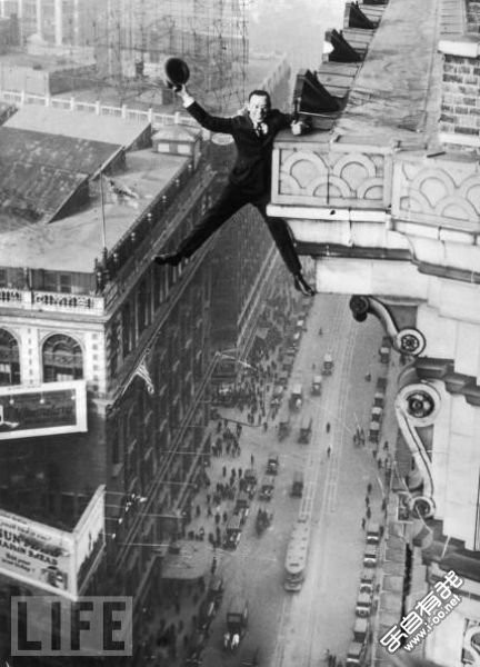 Crazy Stunts fromthe Past (26 pics)