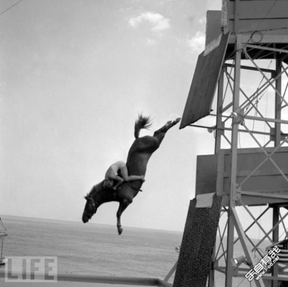 Crazy Stunts fromthe Past (26 pics)