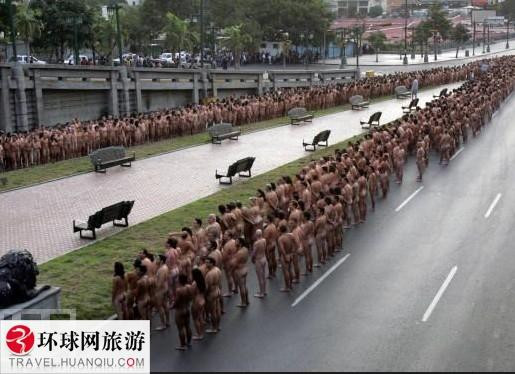 全球各地盛大的多人裸体行为艺术