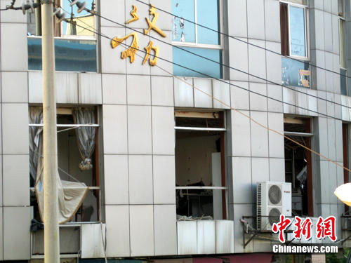 长沙市芙蓉区一税务分局大楼发生爆炸 已2死10伤