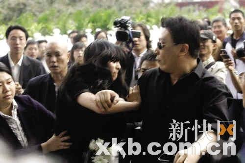 明星媒体恶斗大曝光 范冰冰踢记者赵薇爆粗大骂