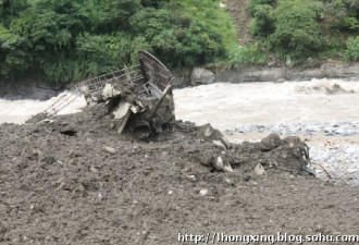 云南泥石流恐怖现场：村庄遭灭顶之灾