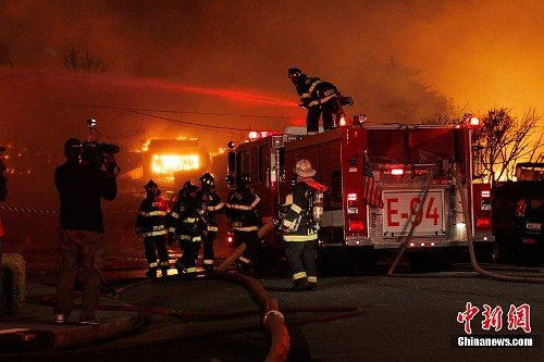 旧金山煤气管爆炸引大火 死亡人数升至6人(图)