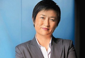 华裔女部长黄英贤执掌澳大利亚的财权