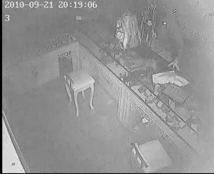 南京珠宝店价值六百万元珠宝一夜遭洗劫