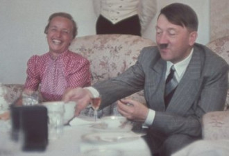 希特勒二战时期所拍休闲照片首次曝光