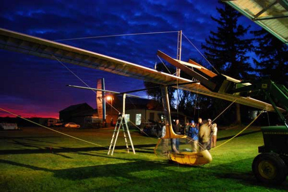加拿大发明人力扑翼飞机：时速达25公里(图)