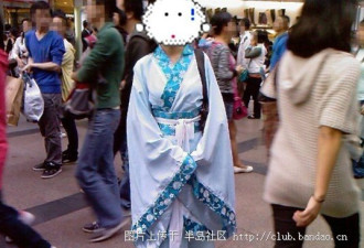 女孩穿汉服上街就餐竟被逼当众脱衣服