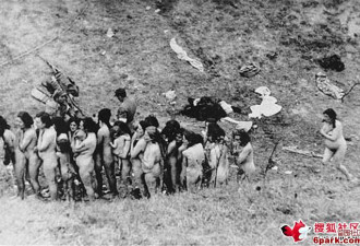 德国纳粹屠杀犹太女人 裸尸漫山遍野