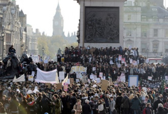 现场：伦敦学生抗议涨学费致暴力冲突