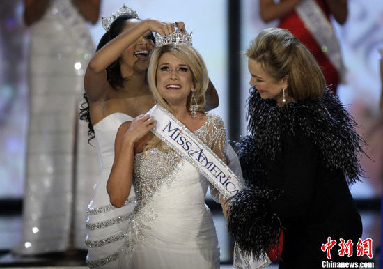 17岁少女摘美国小姐后冠 成最年轻当选者 组图