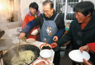 温家宝山村过年，所用碗筷被村民珍藏