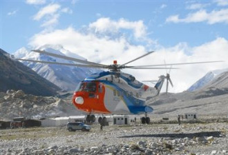 中国国产AC313直升机登陆珠峰大本营