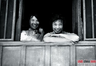 青葱岁月 1936年22岁的江青与母亲合影照