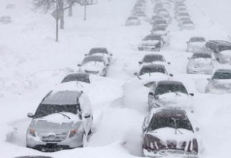 暴雪席卷美30州 13000次航班被取消